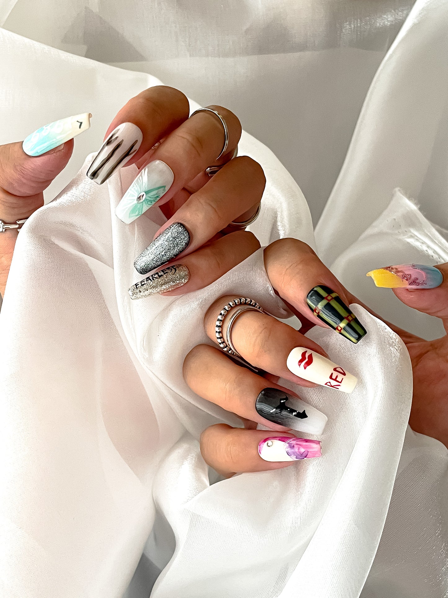 100% HANDMADE Taylor swift style Press-on Nails 10Pcs Set