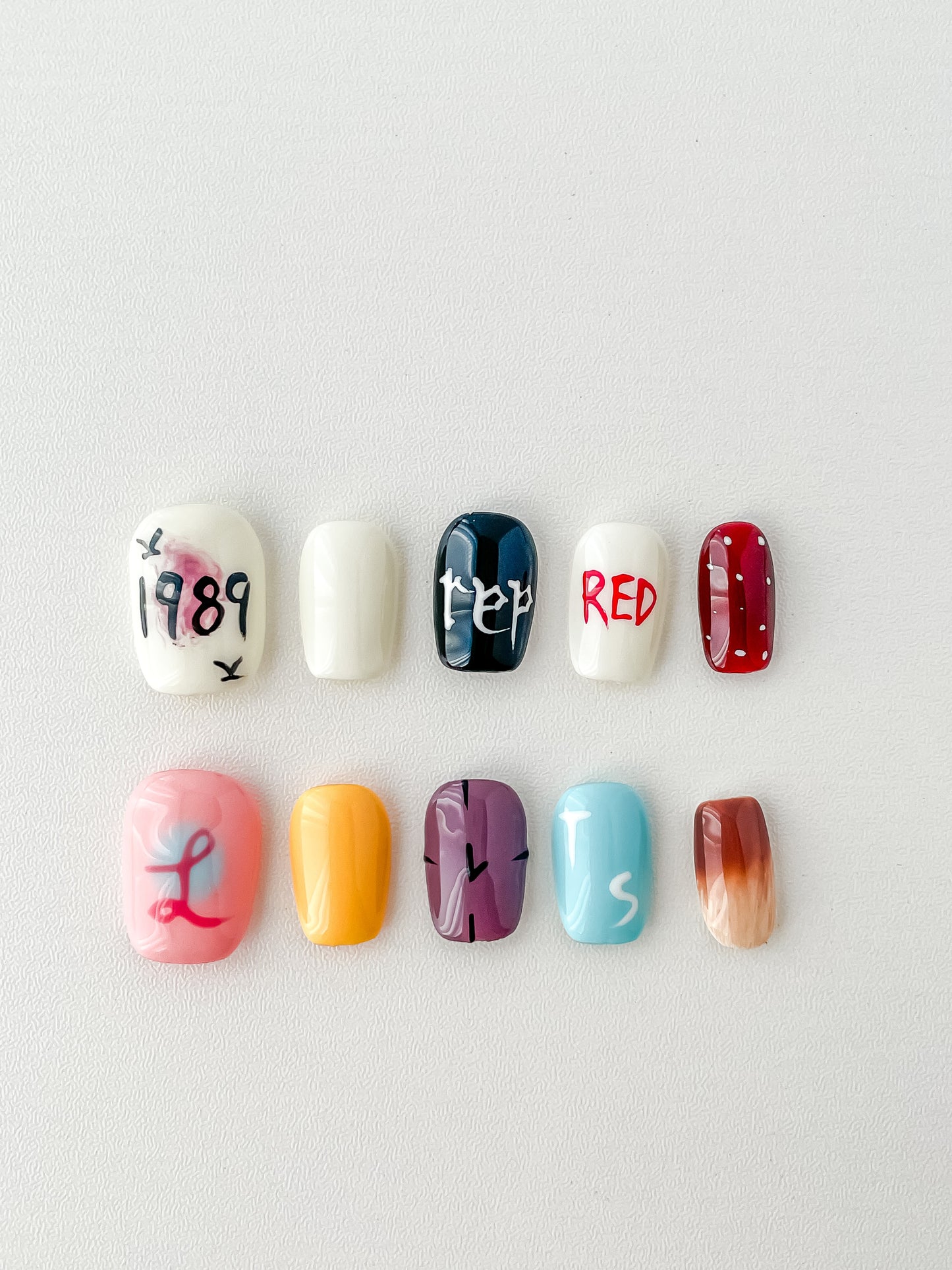 100% HANDMADE Taylor swift style Press-on Nails 10Pcs Set