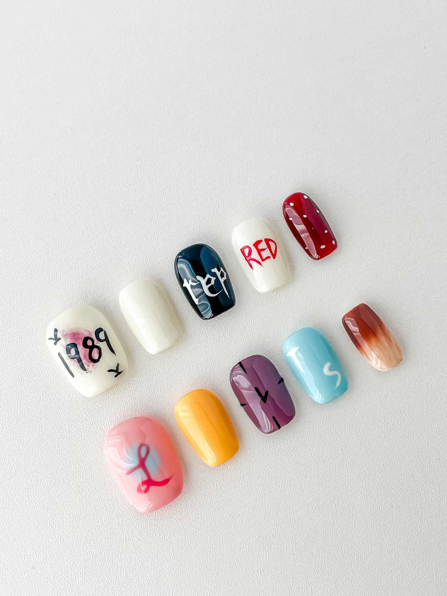 100% HANDMADE Taylor swift style Press-on Nails 10Pcs Set