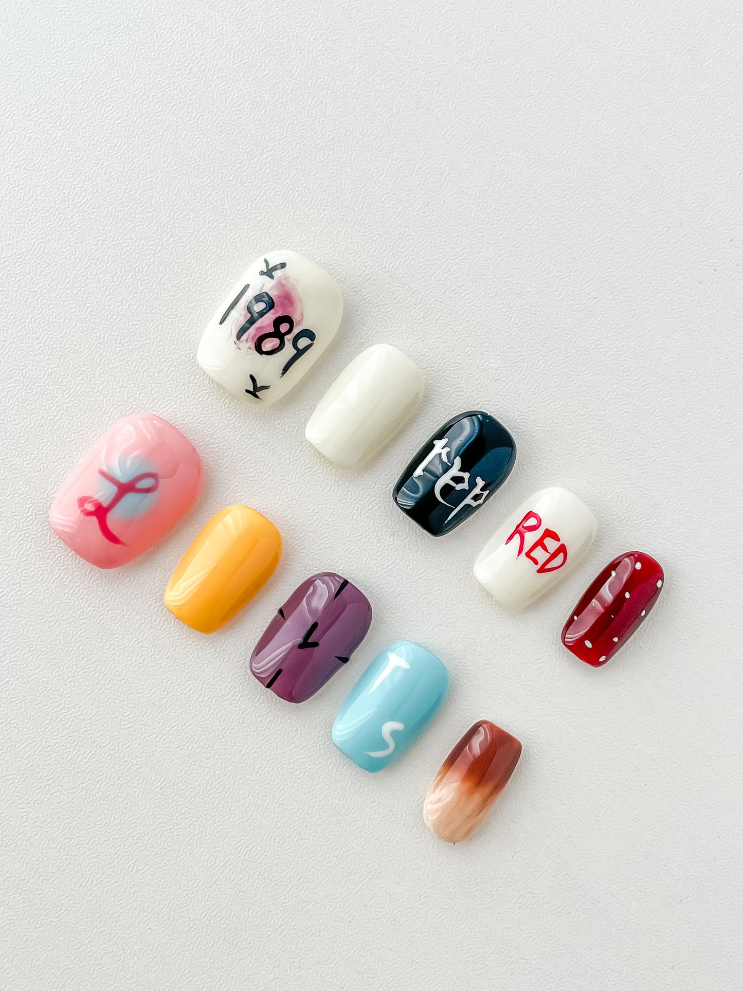 100% HANDMADE Taylor swift style Press-on Nails 10Pcs Set
