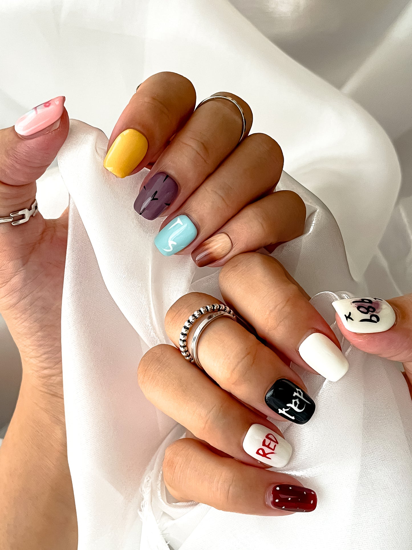 100% HANDMADE Taylor swift style Press-on Nails 10Pcs Set