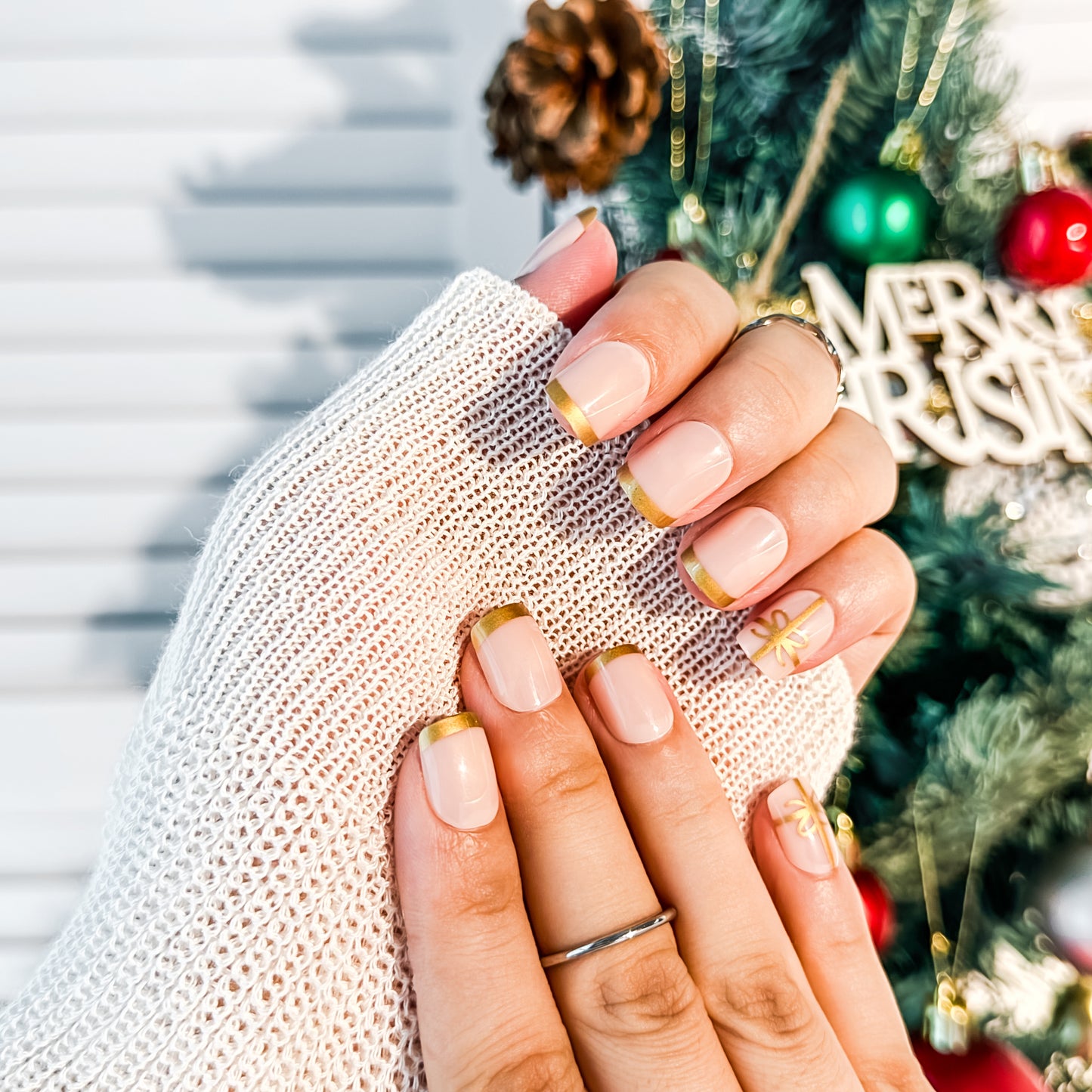 Poise French Tip Press on Fake Nails 24pcs set