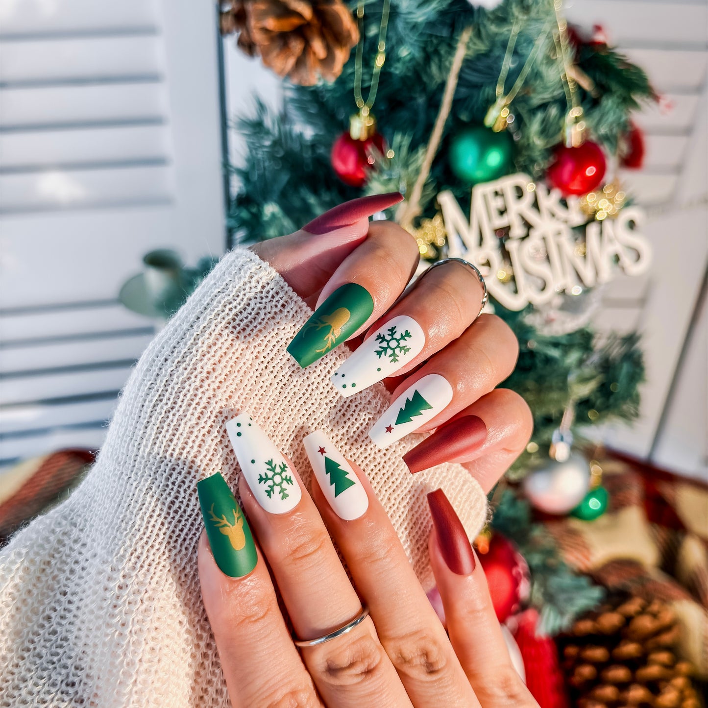 POISE Christmas Press-on Nails 24PCS set
