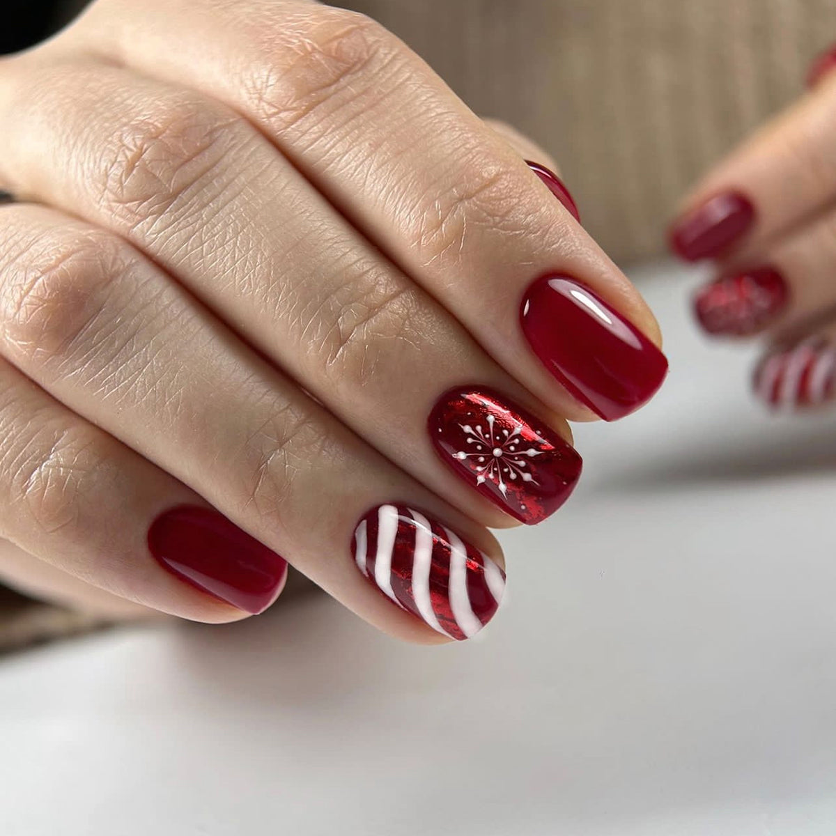 POISE Christmas Press-on Nails 24PCS set