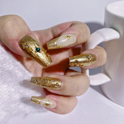 Buccellati customized press-on nails